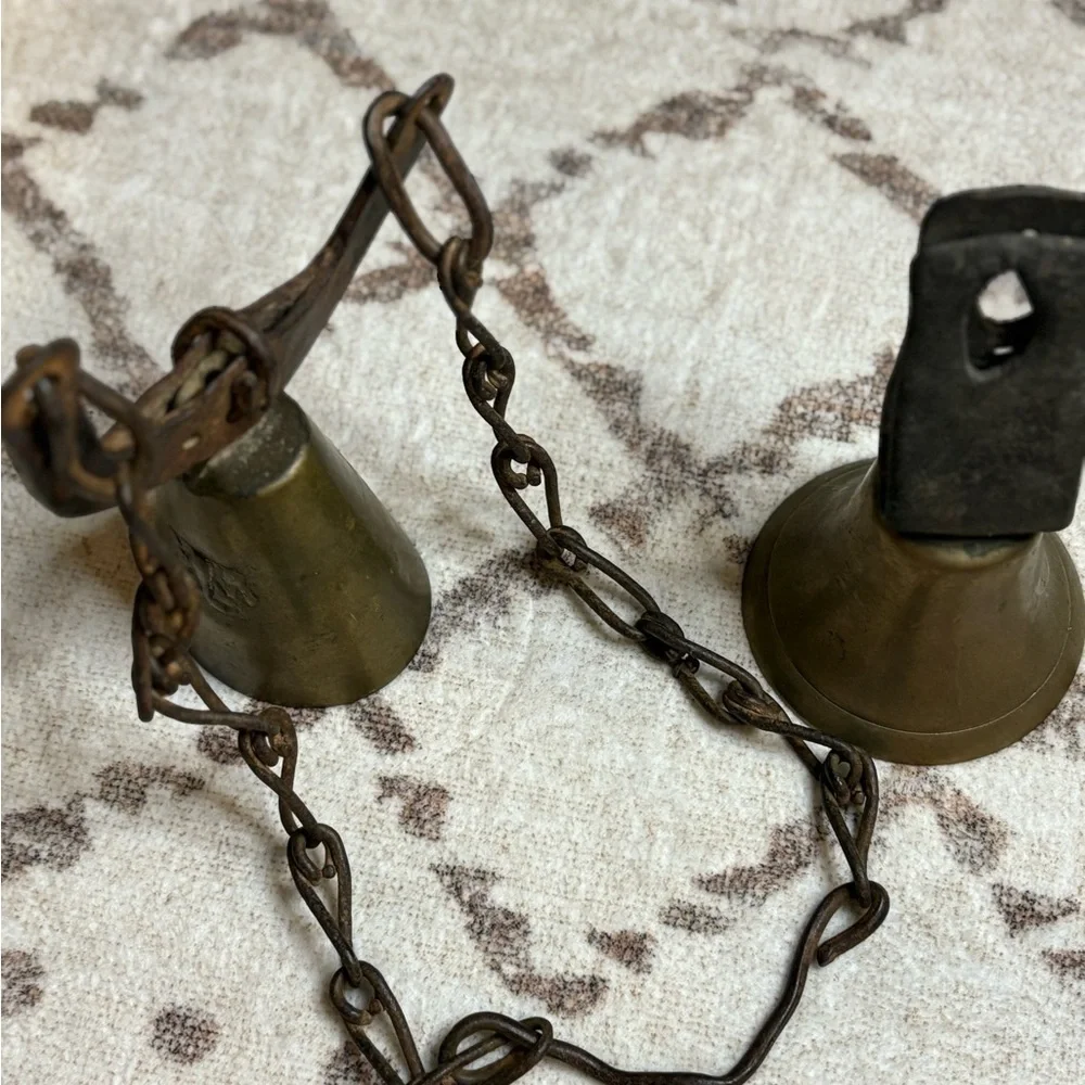 2 vintage cow bells - Picture 5 of 7